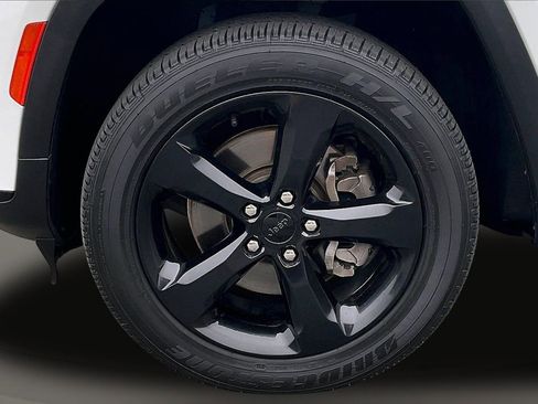 Certified 2022 Jeep Grand Cherokee L Altitude image 34