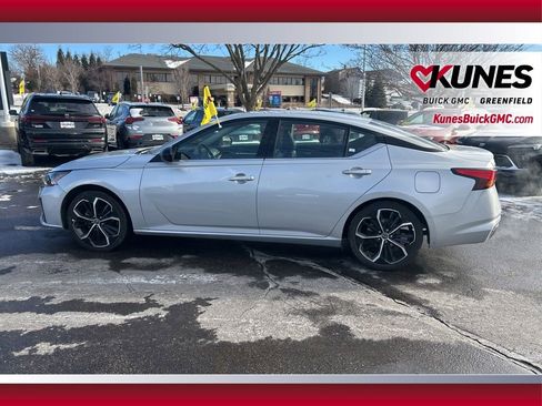 Used 2024 Nissan Altima 2.5 SR image 8