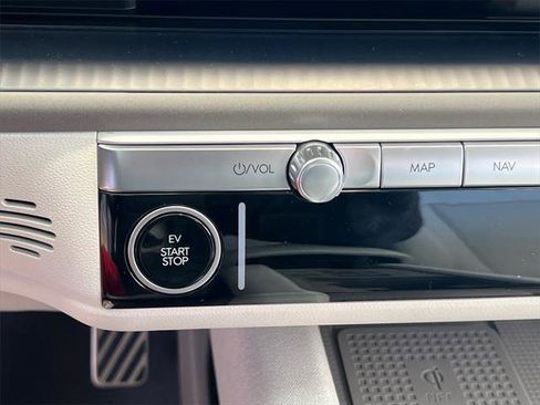 New 2025 Hyundai Ioniq 6 Limited image 22