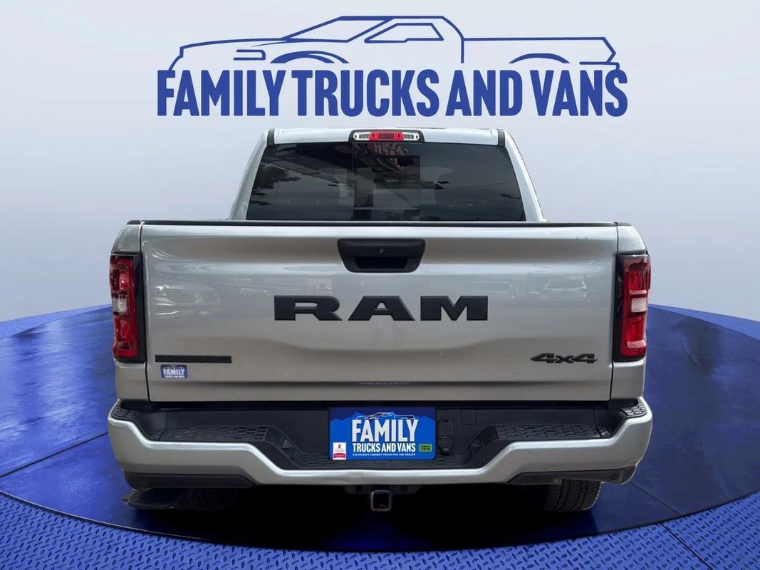 Used 2025 RAM 1500 Big Horn AWD/4WD image 4