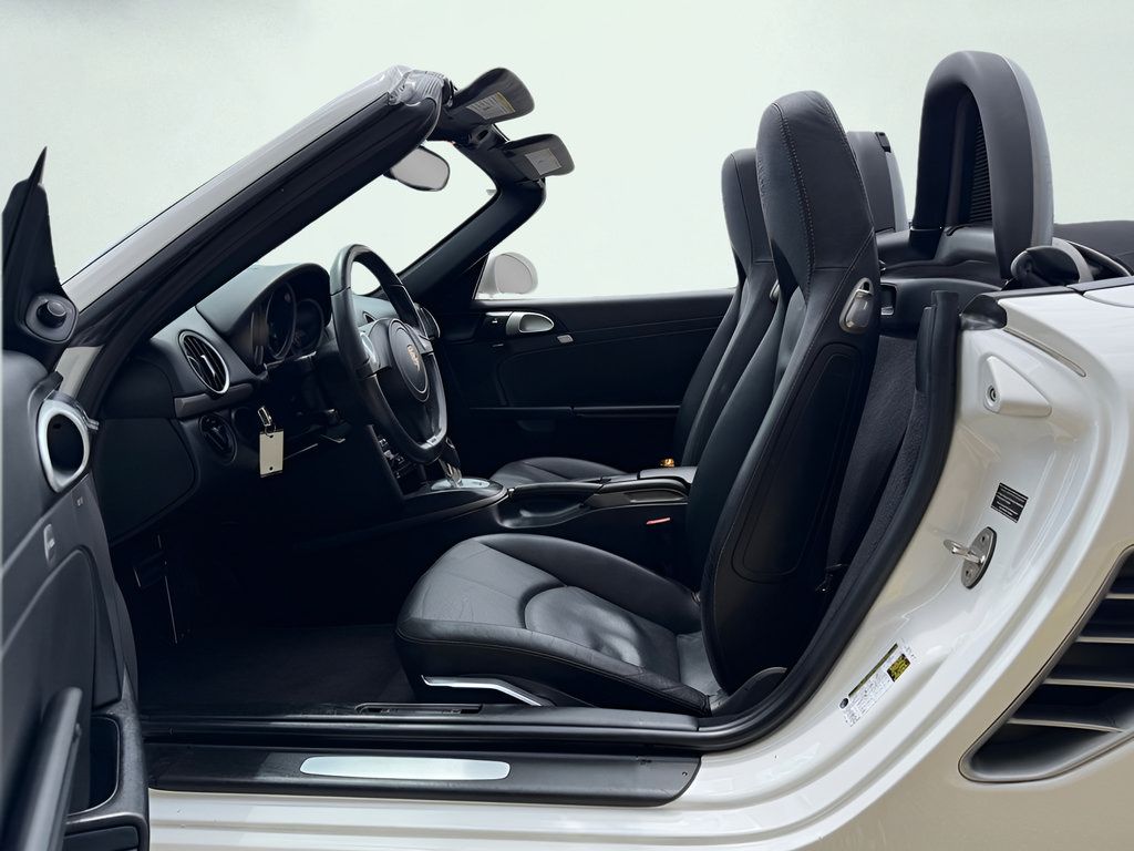 Used 2011 Porsche Boxster RWD image 16