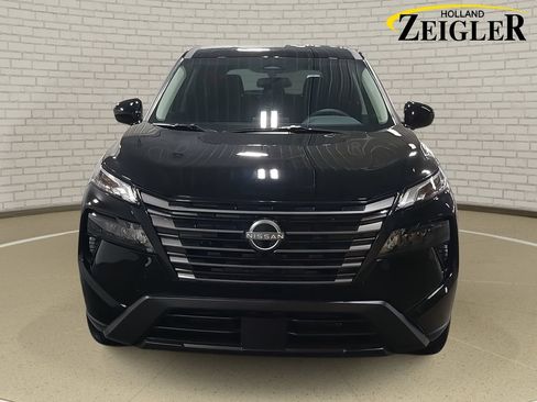 New 2026 Nissan Rogue SV AWD/4WD image 2