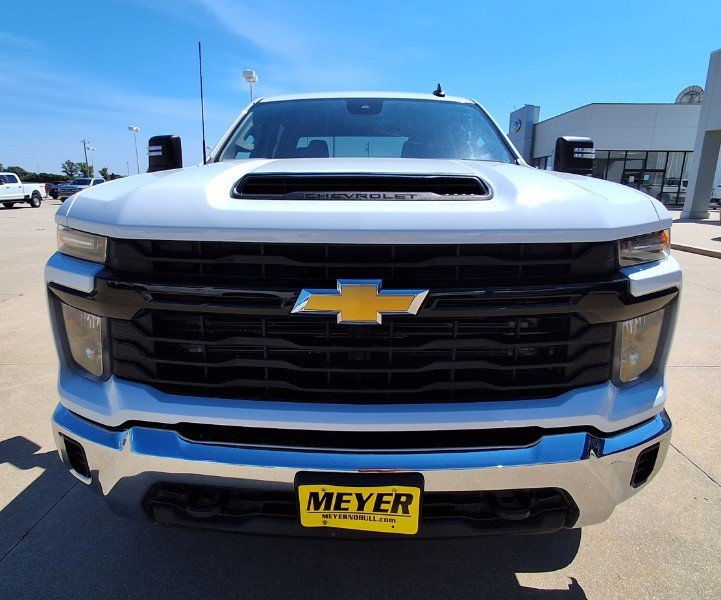 Used 2024 Chevrolet Silverado 2500 W/T w/ WT Convenience Package AWD/4WD image 3