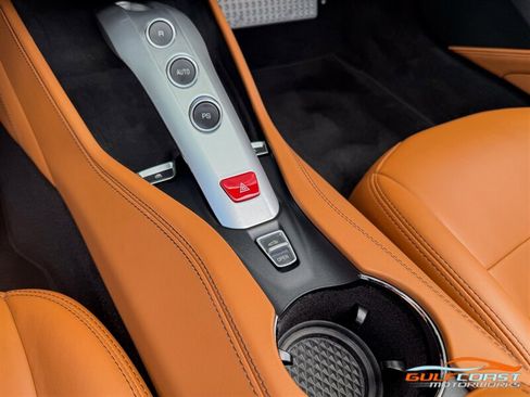 Used 2017 Ferrari California T RWD image 19