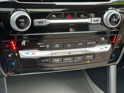 Certified 2021 Ford Explorer Limited w/ Equipment Group 301A image 22