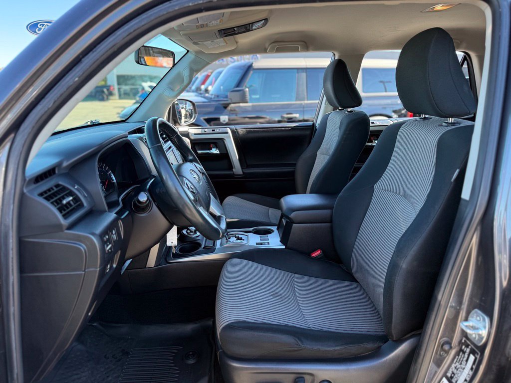 Used 2016 Toyota 4Runner SR5 AWD/4WD image 11