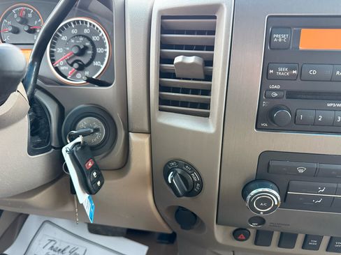 Used 2011 Nissan Titan SV image 39