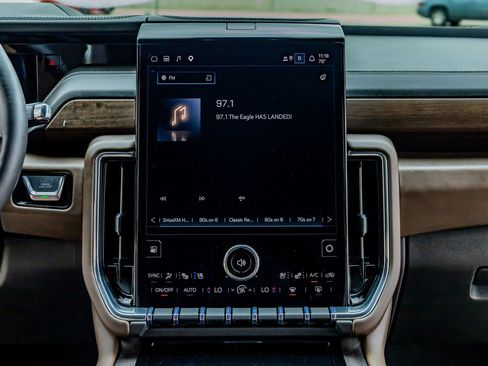 Used 2025 GMC Yukon Denali Ultimate image 25