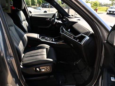 Used 2023 BMW X7 M60i w/ Executive Package AWD/4WD image 57