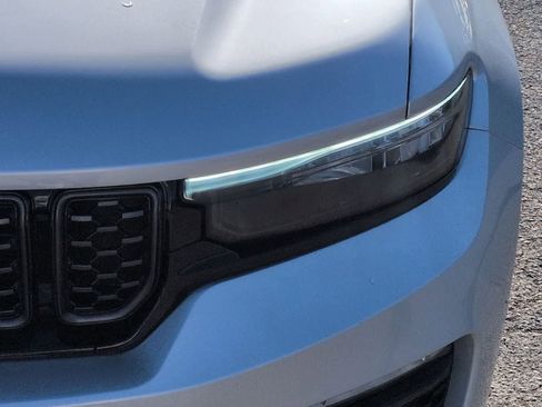 New 2025 Jeep Grand Cherokee Summit w/ Obsidian Package image 11