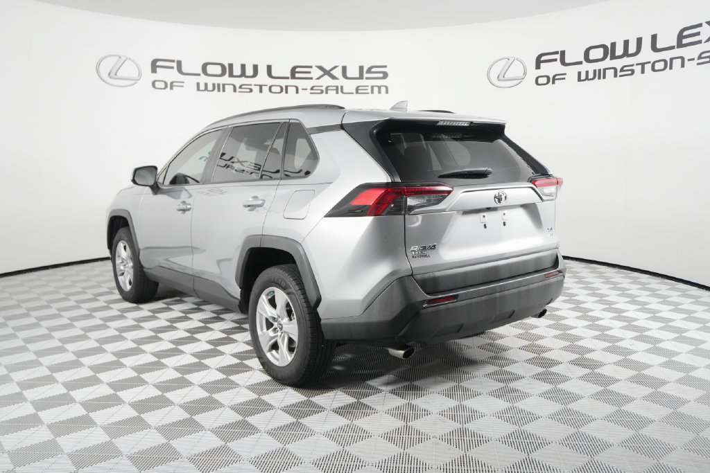 Used 2019 Toyota RAV4 XLE AWD/4WD image 5