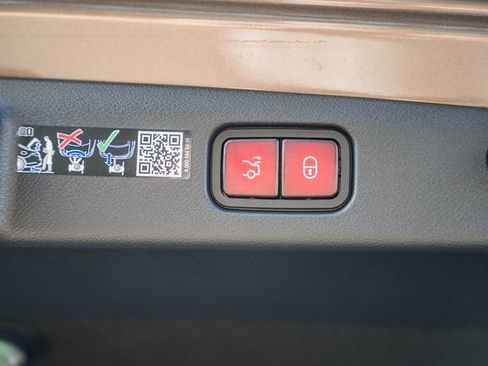 New 2026 Mercedes-Benz E 350 4MATIC Sedan image 11