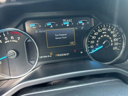 Used 2015 Ford F150 Lariat w/ Equipment Group 502A Luxury AWD/4WD image 17