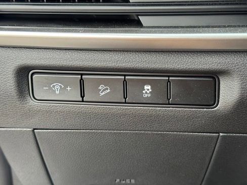 Used 2024 Kia Telluride S image 25