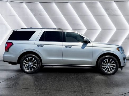 Used 2018 Ford Expedition Limited AWD/4WD image 4