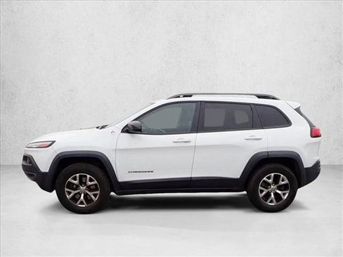 Used 2017 Jeep Cherokee Trailhawk AWD/4WD image 7