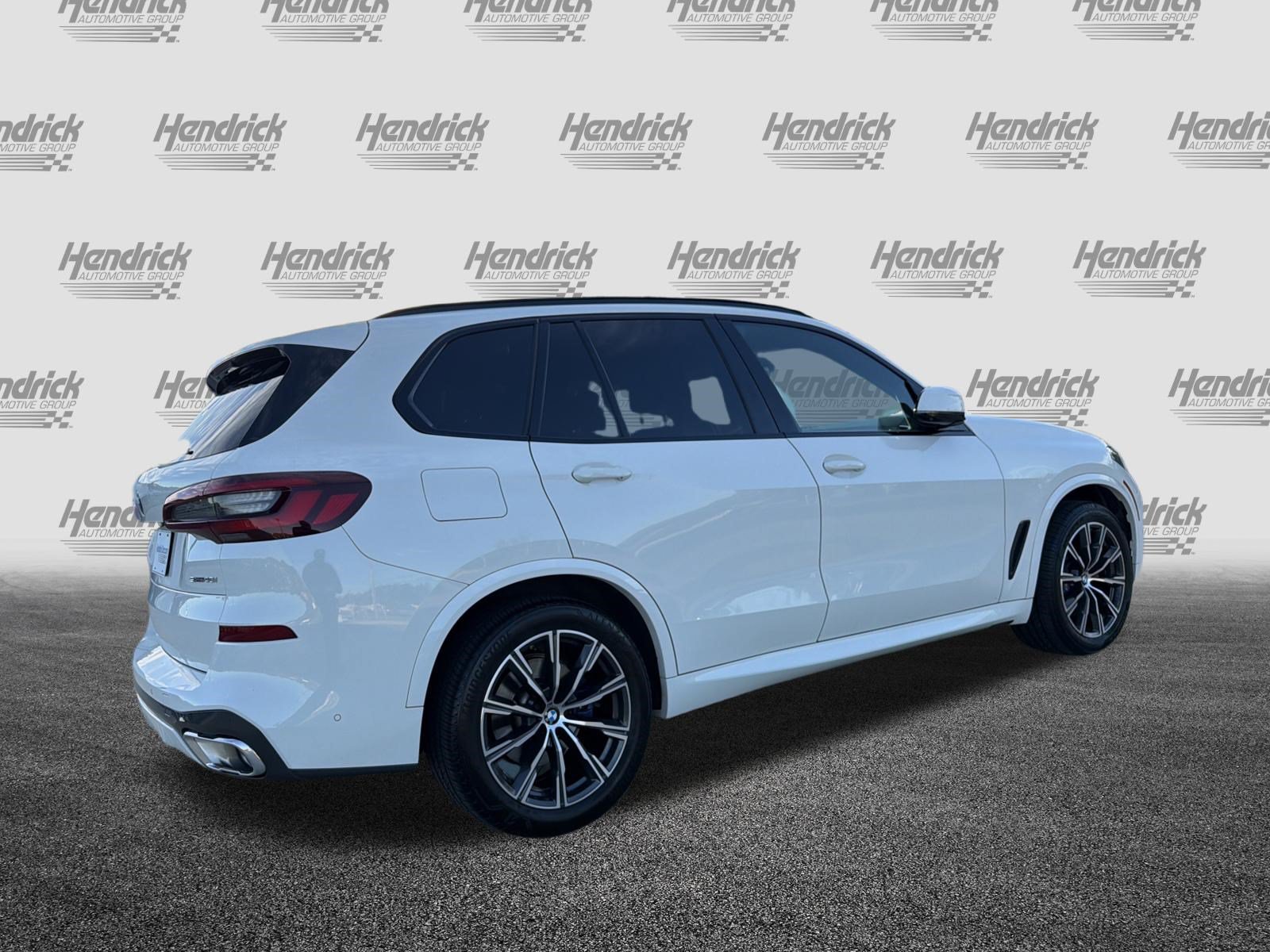 Used 2023 BMW X5 sDrive40i w/ M Sport Package RWD image 10