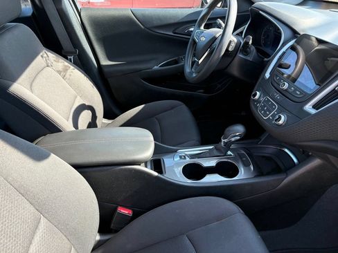 Used 2023 Chevrolet Malibu LT FWD image 4