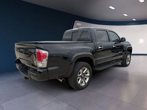 Used 2019 Toyota Tacoma Limited image 5