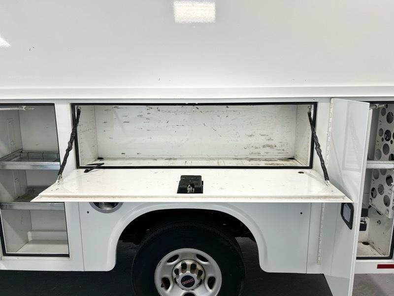 Used 2020 GMC Savana 3500 w/ Power Convenience Package RWD image 32
