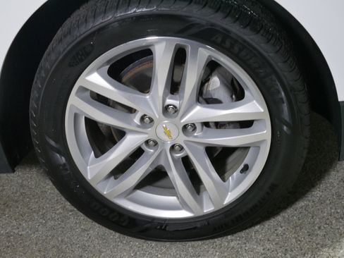 Used 2019 Chevrolet Equinox Premier image 15