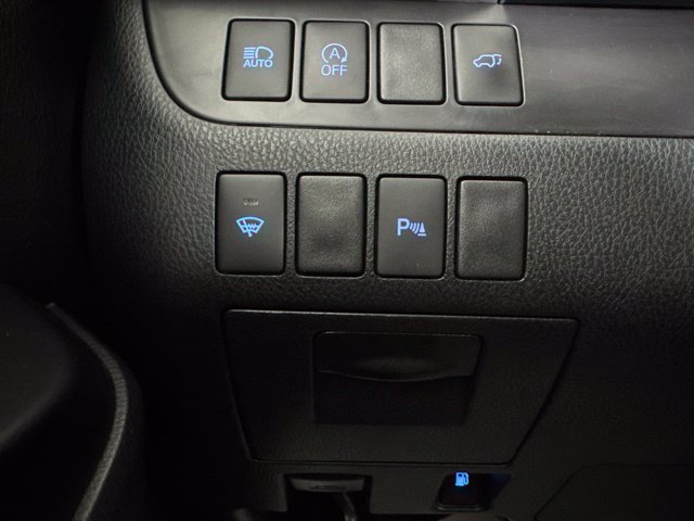 Used 2018 Toyota Highlander Limited AWD/4WD image 20