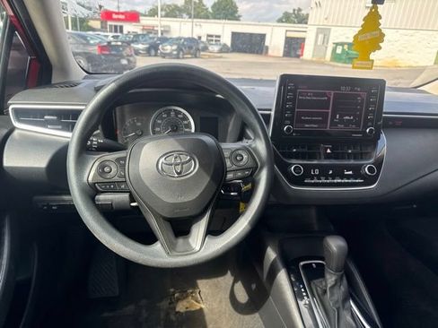 Used 2021 Toyota Corolla LE FWD image 13