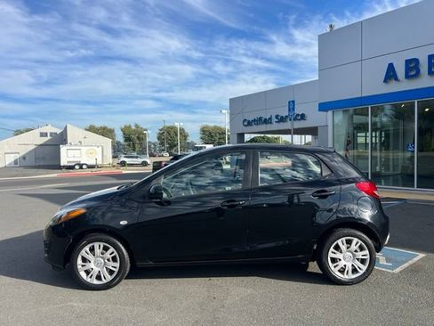 Used 2014 MAZDA MAZDA2 Sport FWD image 12