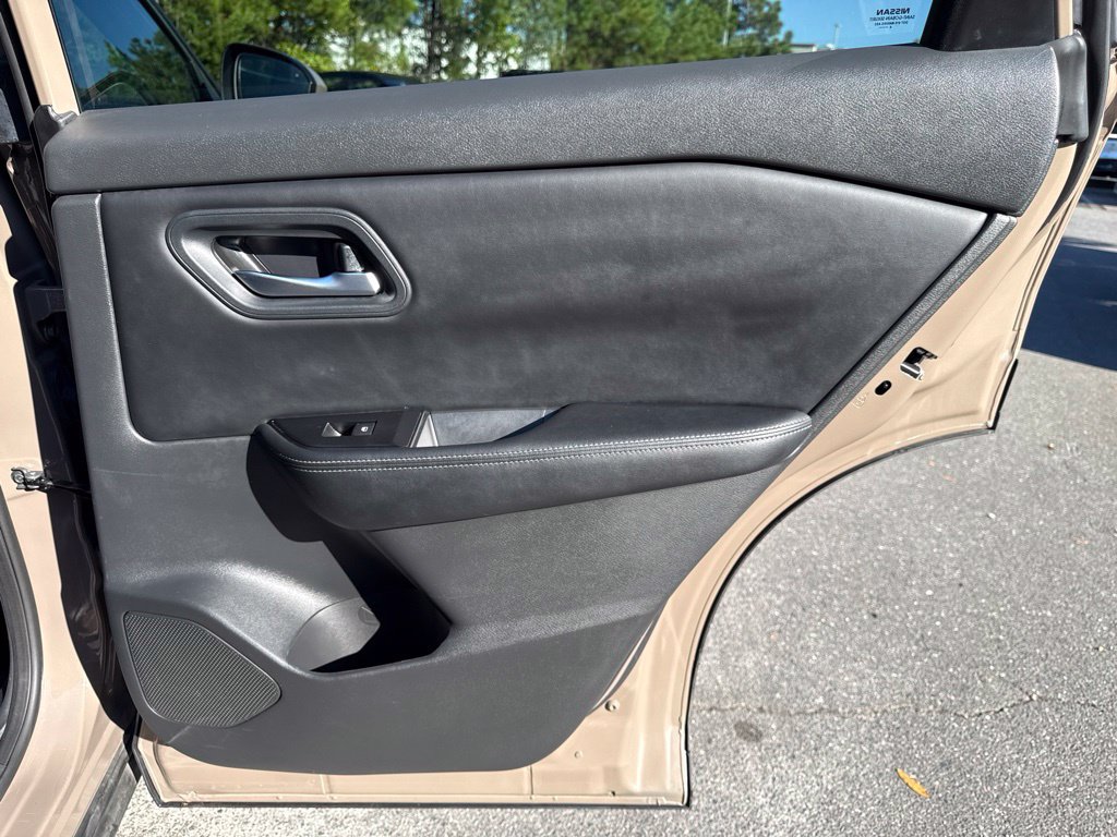 Used 2025 Nissan Rogue SV AWD/4WD image 36