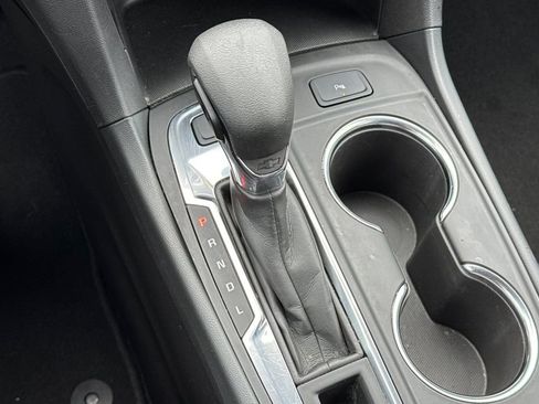 Used 2024 Chevrolet Equinox LT image 32