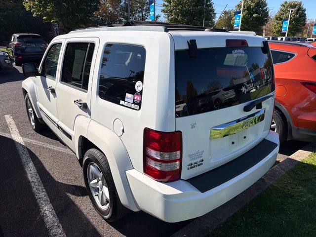 Used 2010 Jeep Liberty Limited AWD/4WD image 10