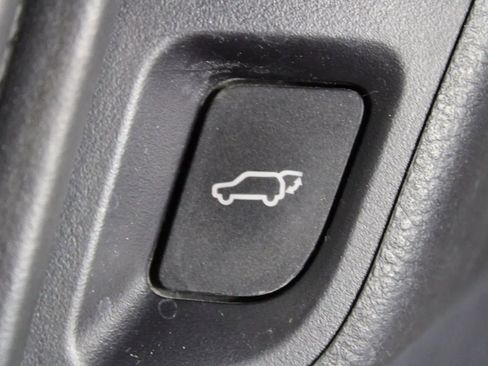 Used 2016 Toyota Sequoia Platinum AWD/4WD image 26