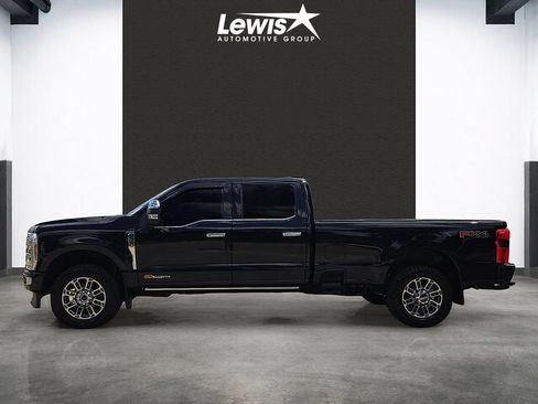 Used 2025 Ford F350 Platinum w/ Platinum Plus Package AWD/4WD image 2