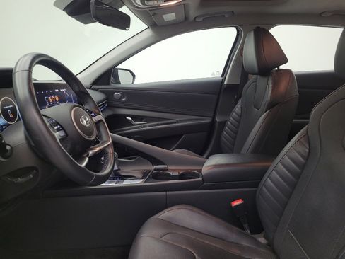 Used 2021 Hyundai Elantra Limited image 17