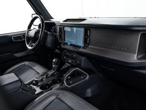 Used 2022 Ford Bronco Outer Banks w/ Sasquatch Package AWD/4WD image 12