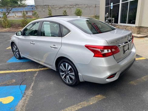 Used 2019 Nissan Sentra SV w/ Special Edition Package FWD image 3