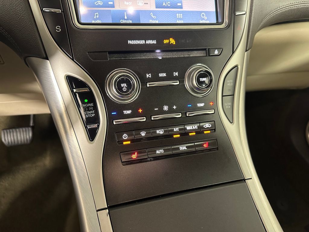 Used 2019 Lincoln Nautilus Premier AWD/4WD image 19