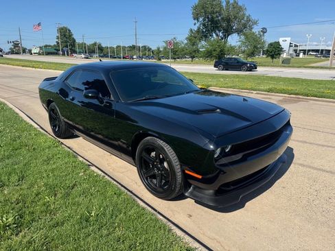 Used 2018 Dodge Challenger R/T Plus RWD image 7