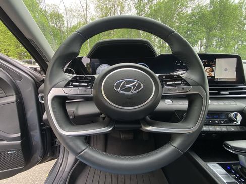 Used 2023 Hyundai Elantra Limited FWD image 26
