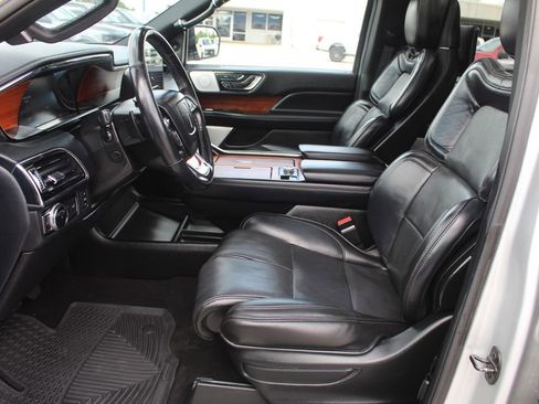 Used 2019 Lincoln Navigator Reserve w/ Cargo Package AWD/4WD image 13