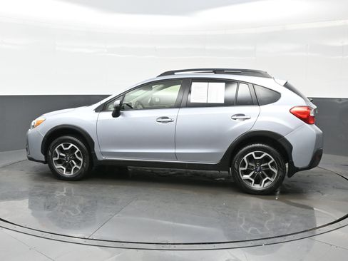Used 2016 Subaru Crosstrek 2.0i Limited image 3