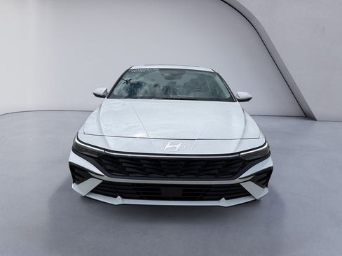 Used 2025 Hyundai Elantra Limited FWD image 8