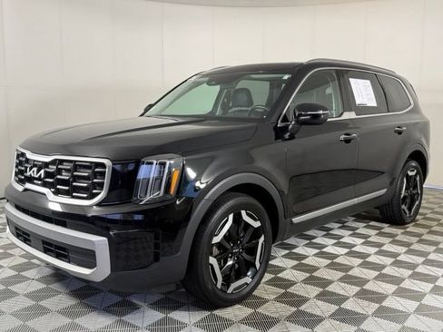 Used 2024 Kia Telluride S w/ S Sunroof Package FWD image 2