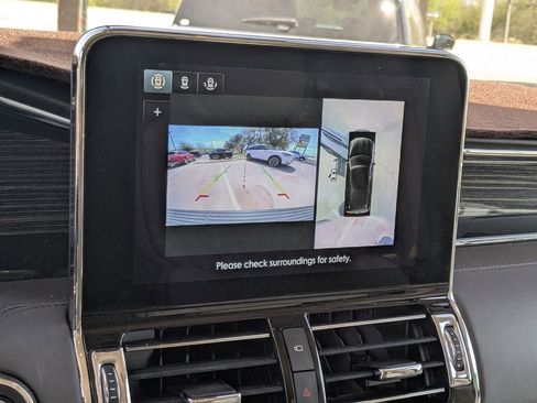 Used 2020 Lincoln Navigator Black Label w/ Cargo Convenience Package image 16