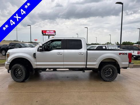 Used 2019 Ford F250 Lariat w/ Lariat Value Package AWD/4WD image 3