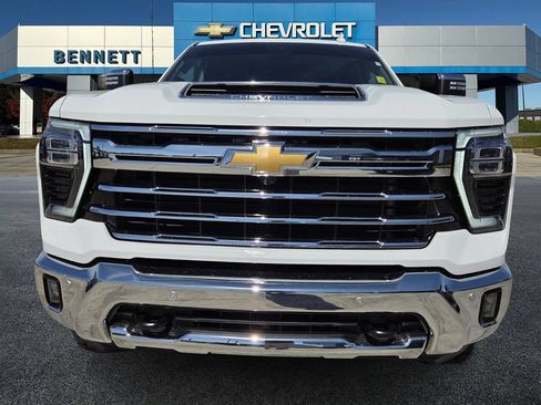 Certified 2024 Chevrolet Silverado 2500 LTZ w/ LTZ Convenience Package AWD/4WD image 8