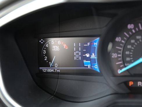 Certified 2019 Ford Fusion SE w/ Equipment Group 151A image 36