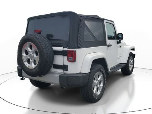 Used 2015 Jeep Wrangler Sahara w/ Connectivity Group AWD/4WD image 8