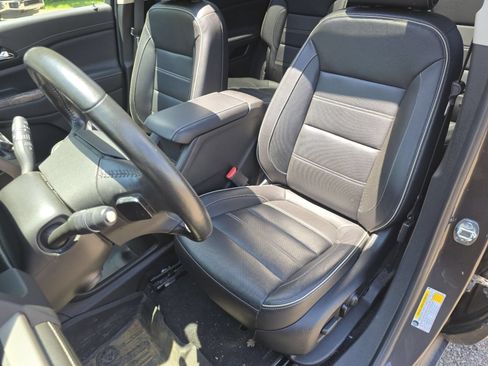 Used 2020 GMC Acadia Denali w/ Denali Ultimate Package AWD/4WD image 26