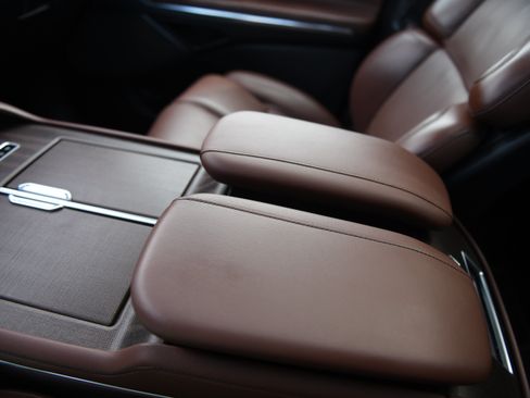 Used 2025 Lincoln Navigator Reserve AWD/4WD image 27